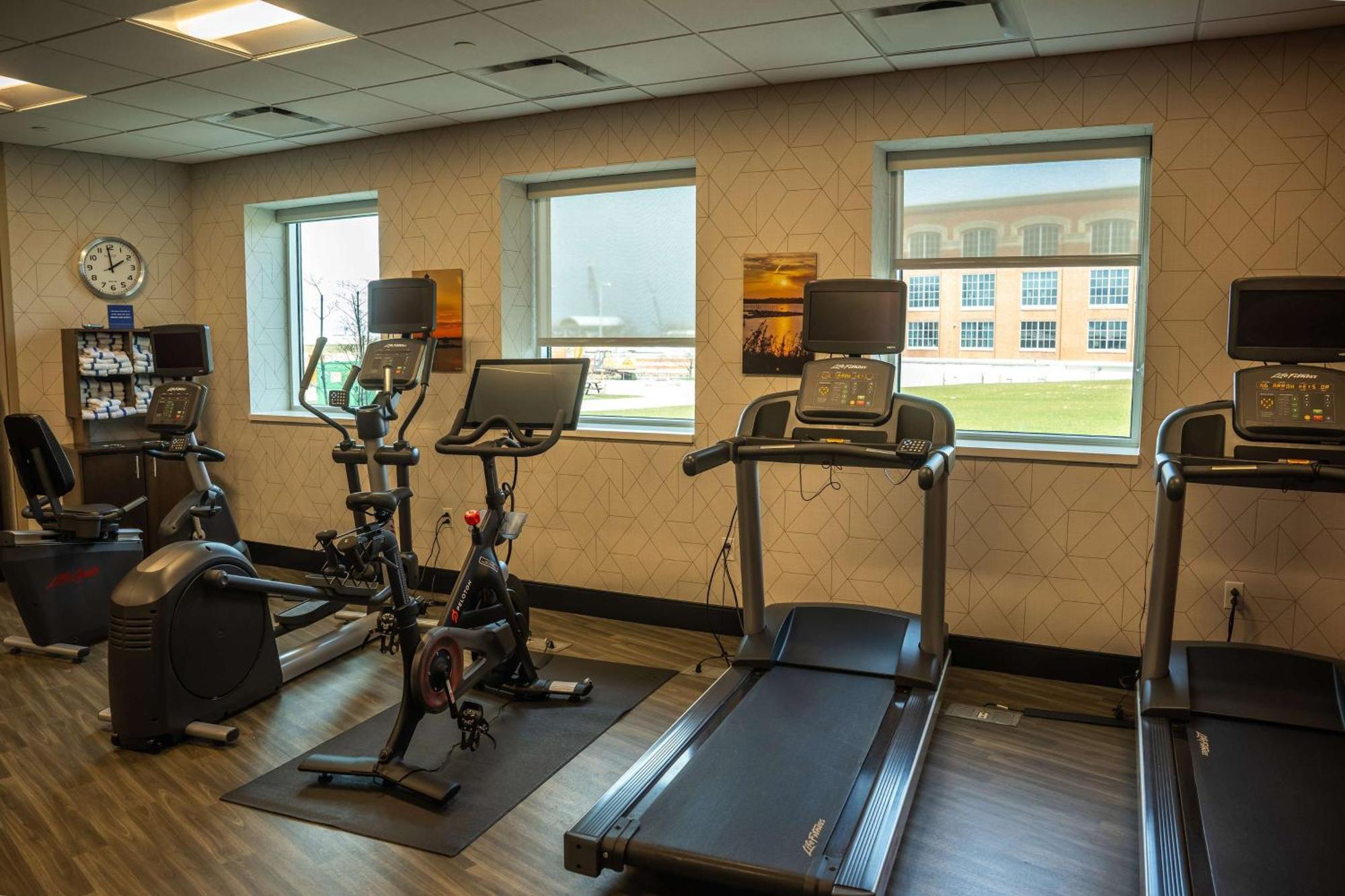Hampton Inn & Suites Erie Bayfront Eksteriør bilde