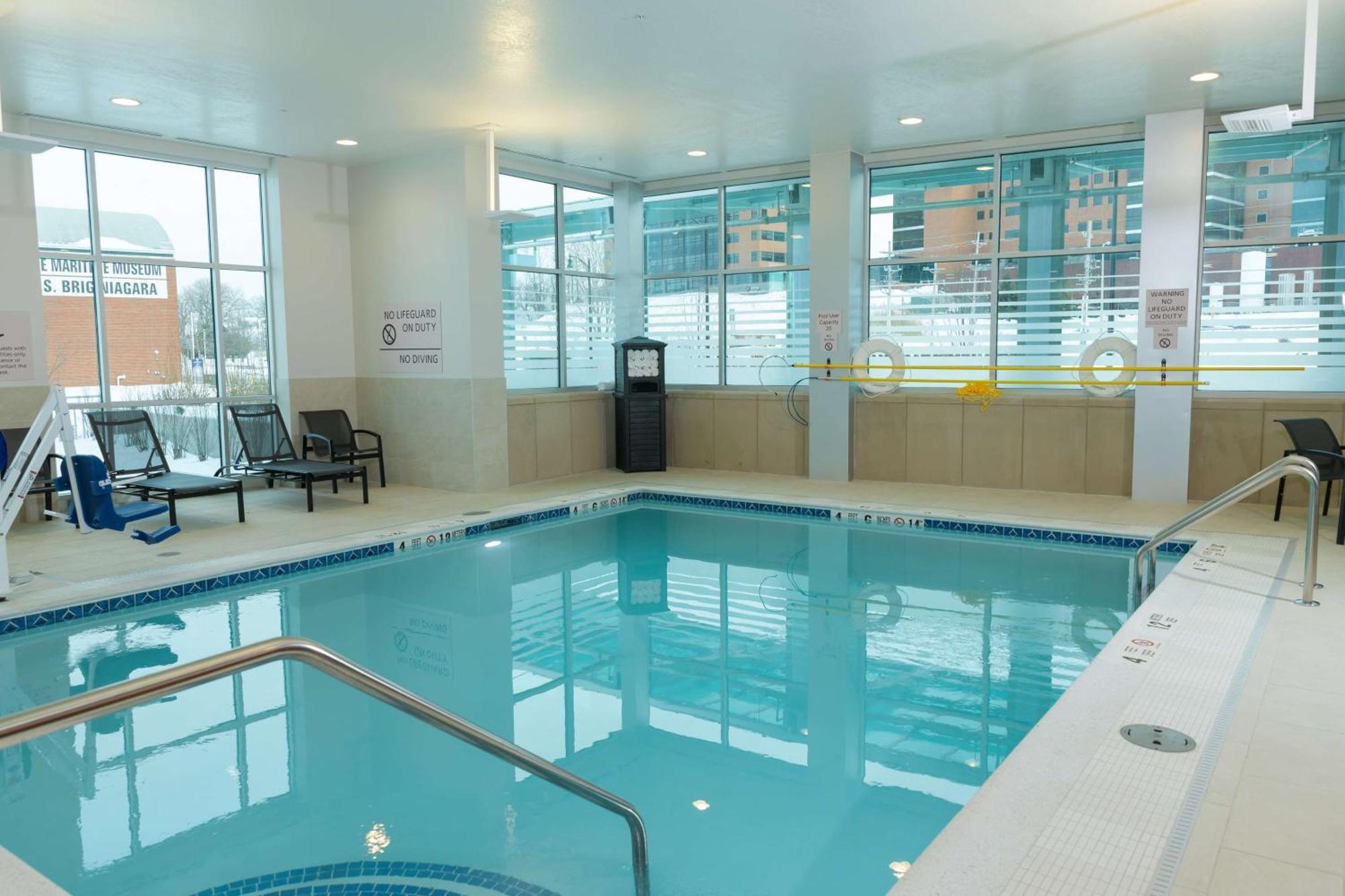 Hampton Inn & Suites Erie Bayfront Eksteriør bilde